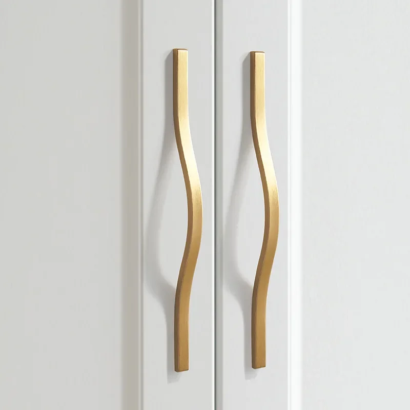 Maniglie per mobili in oro spa - Curved Spring Bar recensione e prezzo